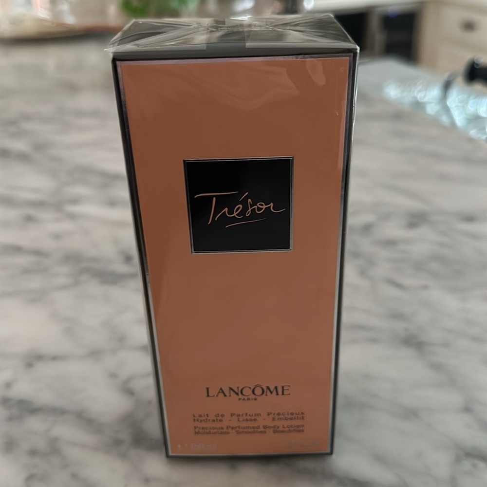 Tresor Lancôme Paris Precious Perfumed Body Lotion 5 oz